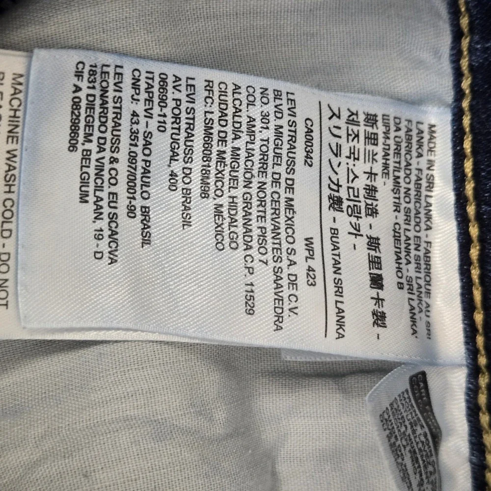 Levi Strauss Womens 27 Bermuda Shorts Dark Wash Denim Mid Rise Stretch Casual